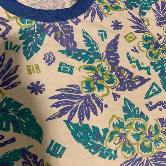 Vintage Floral Graphic Tee - Picture 2 of 5